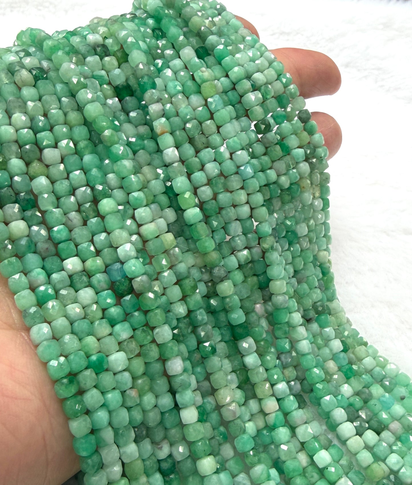 Emerald cube 4mm faceted